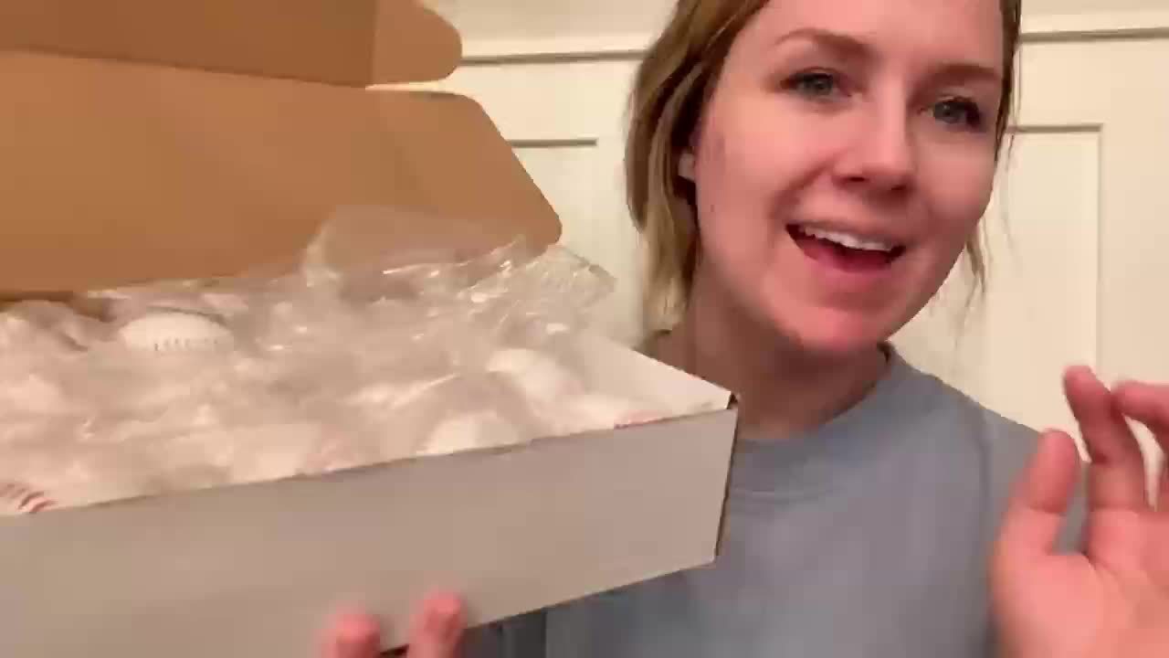 Kfseert Bucket Of Baseballs, Standard Size Leather Baseballs For Practice Training, Unmarked & Soft 9 Inch Practice Baseball, For League Play Pitching Hitting Batting Fielding Autograph Gifts, 12 Pack One Dozen